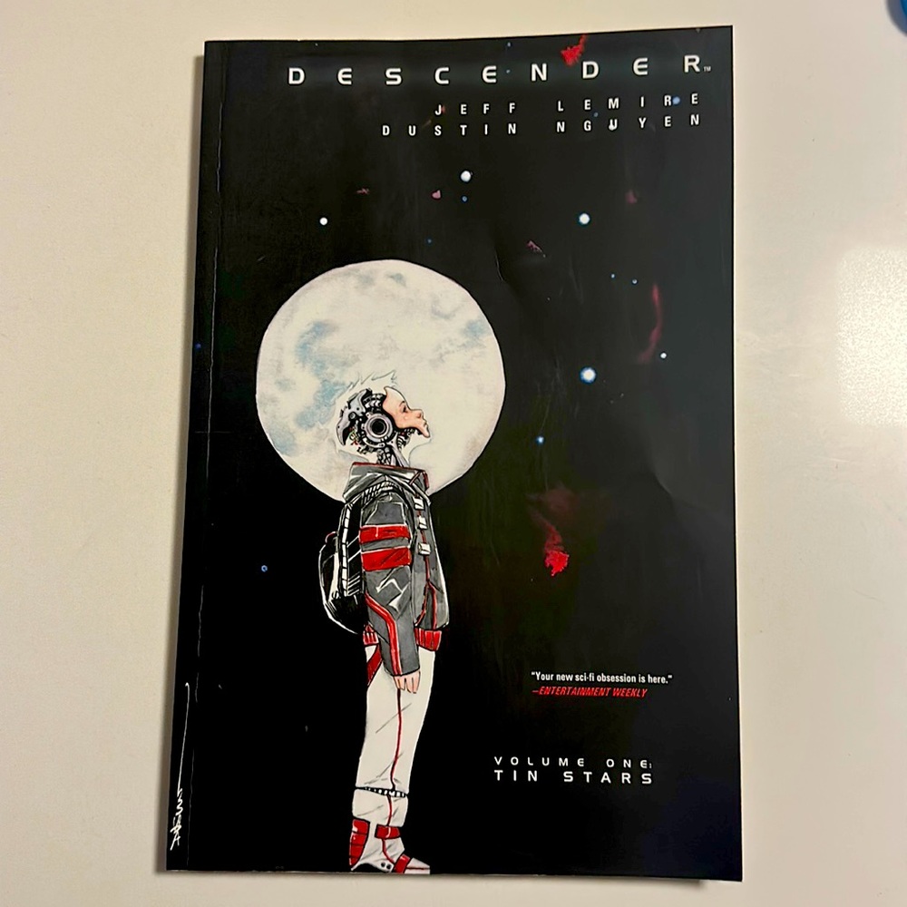 FREE Descender Volume One: Tin Stars paperback